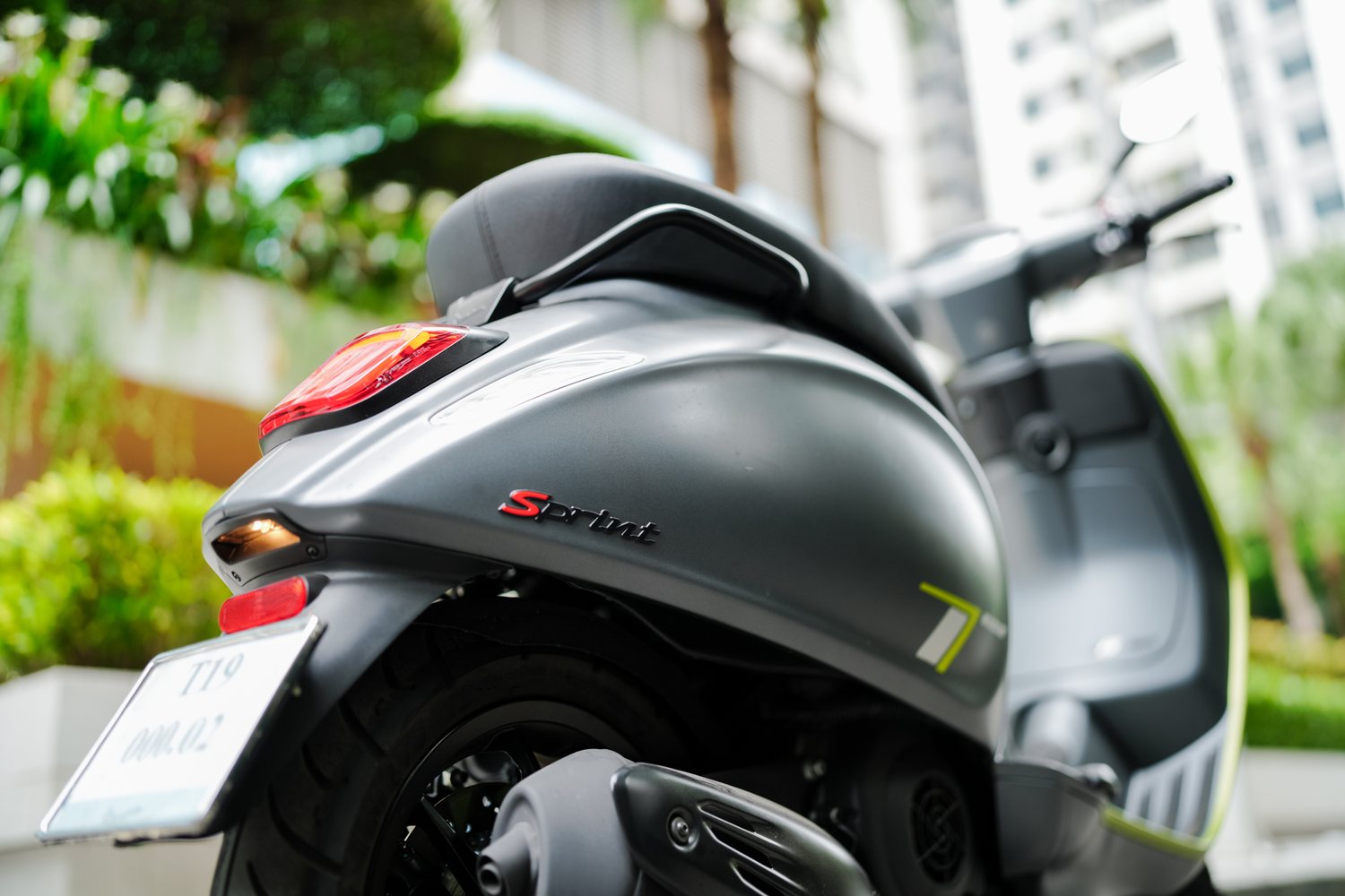 Đuôi xe và chữ Sprint