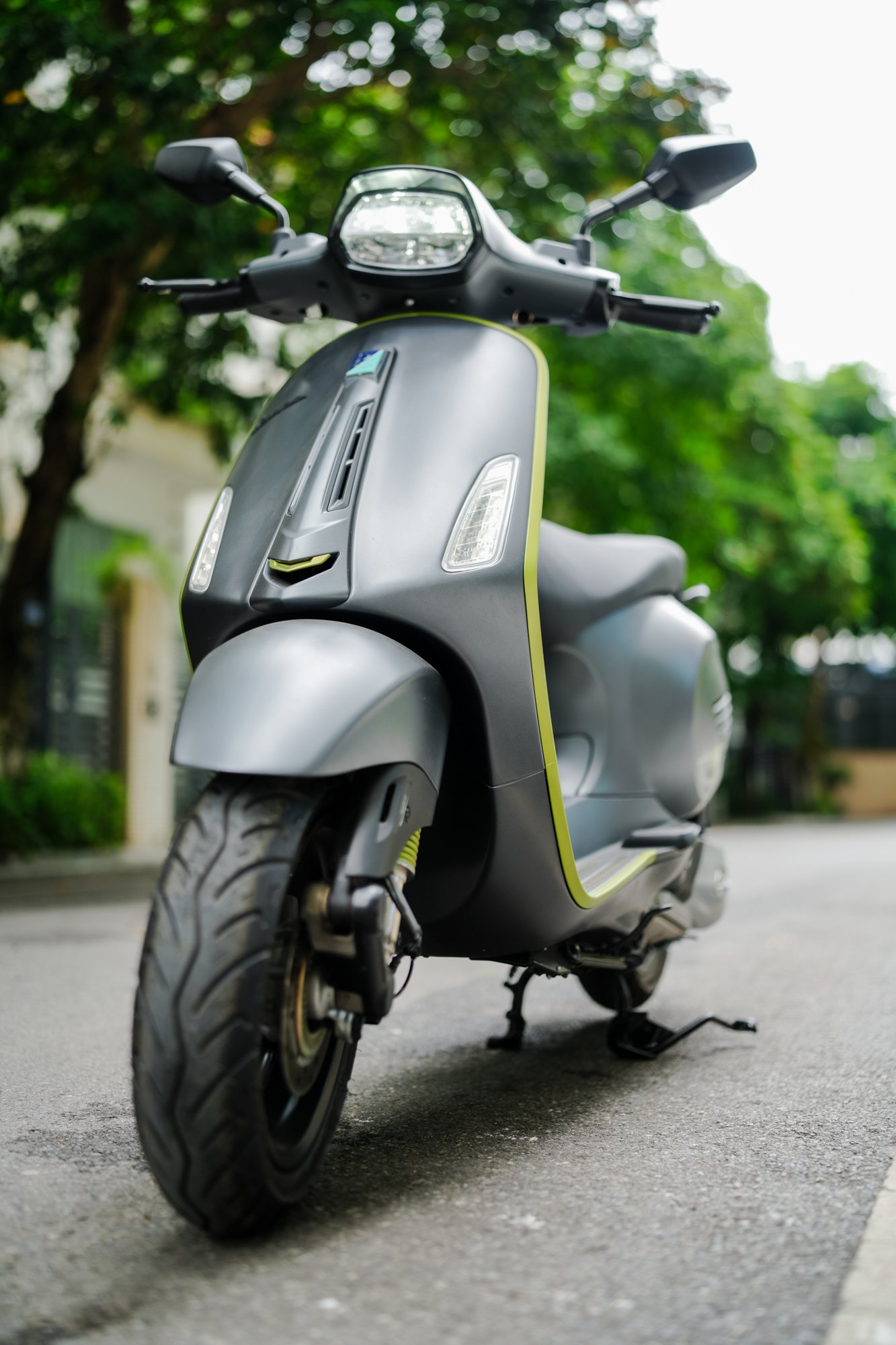 Đầu xe và cụm đèn