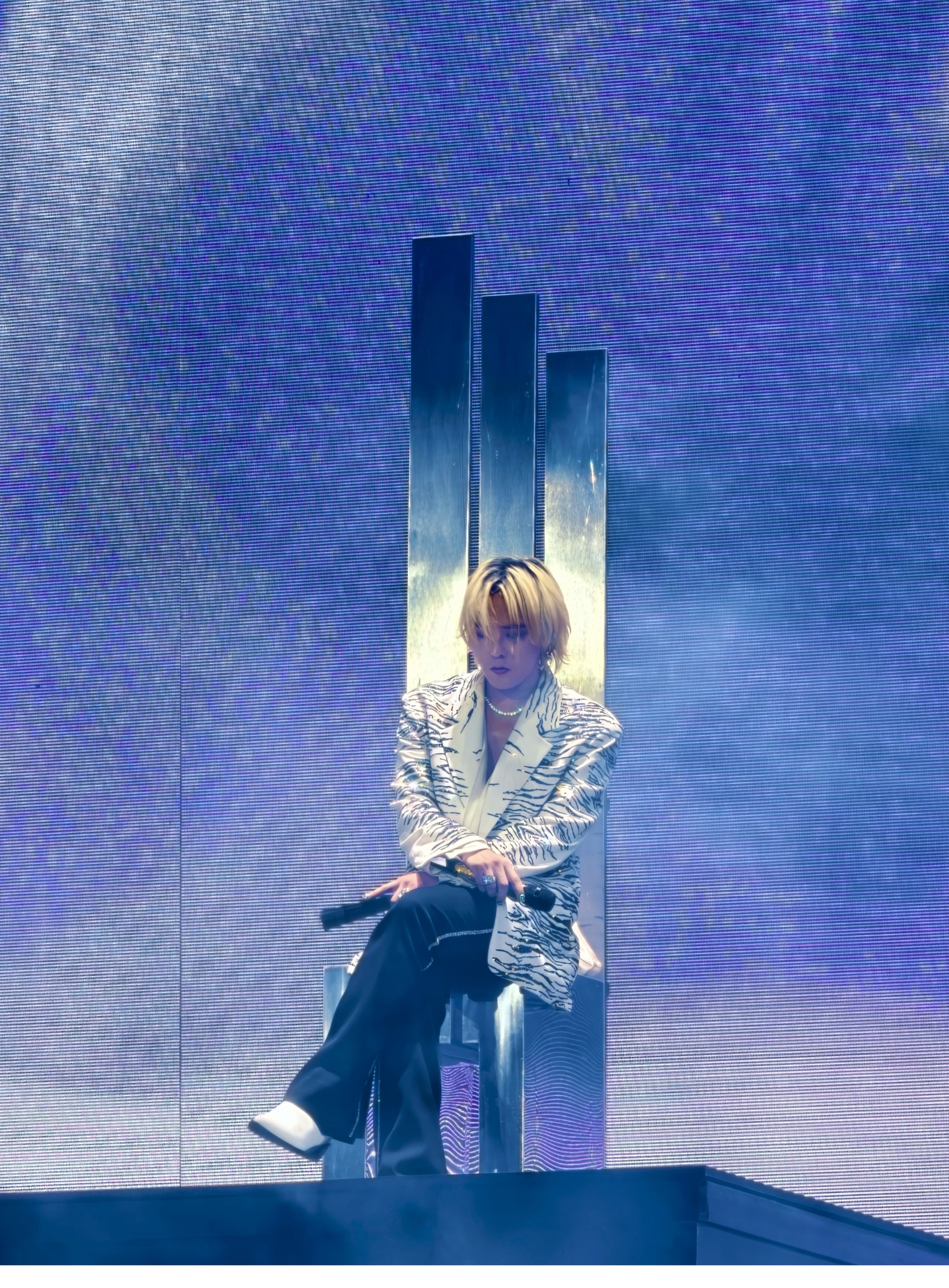 G-Dragon tại Mỹ Đình qua OPPO Find X10 Pro Max