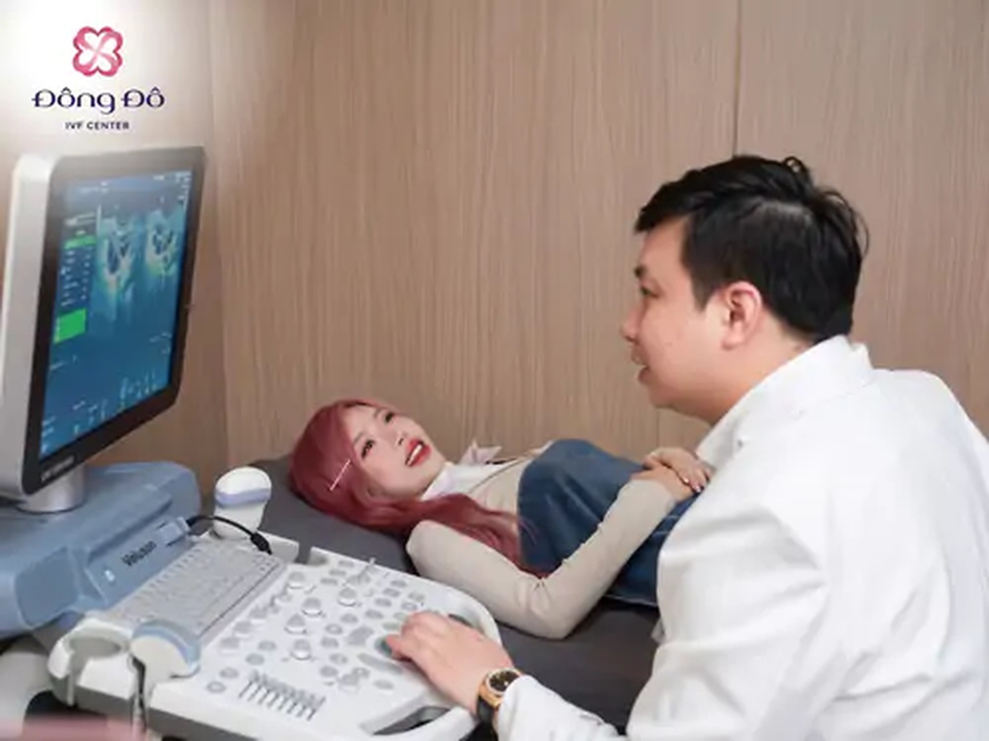 Khám và siêu âm đánh giá dự trữ buồng trứng tại Đông Đô IVF Center