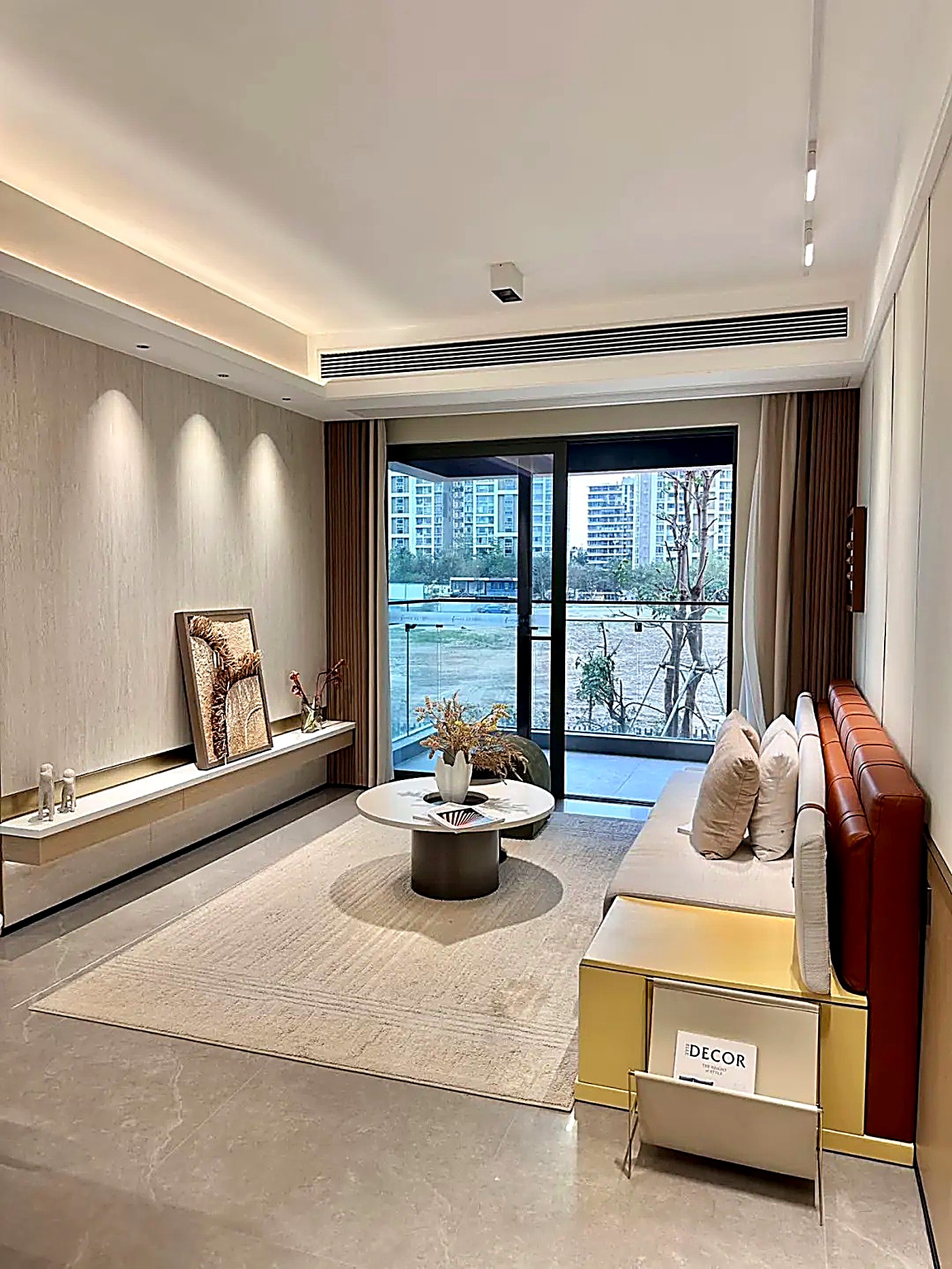 Phòng khách căn hộ mới hoàn thiện nội thất