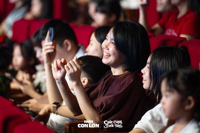 Mẹ và con cùng xem chương trình