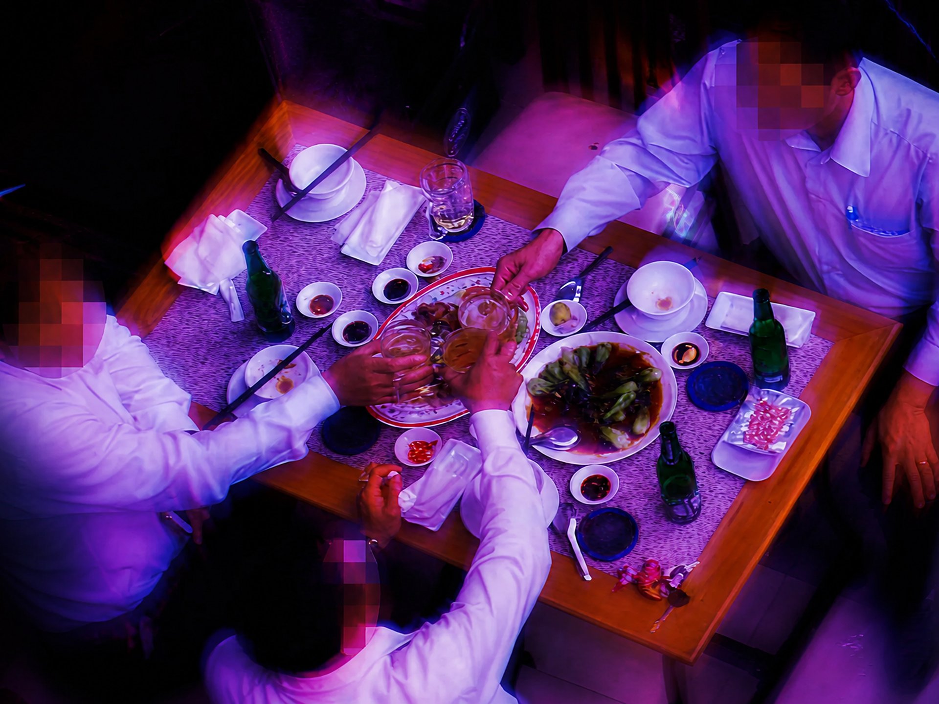 Bữa nhậu đ&ecirc;m