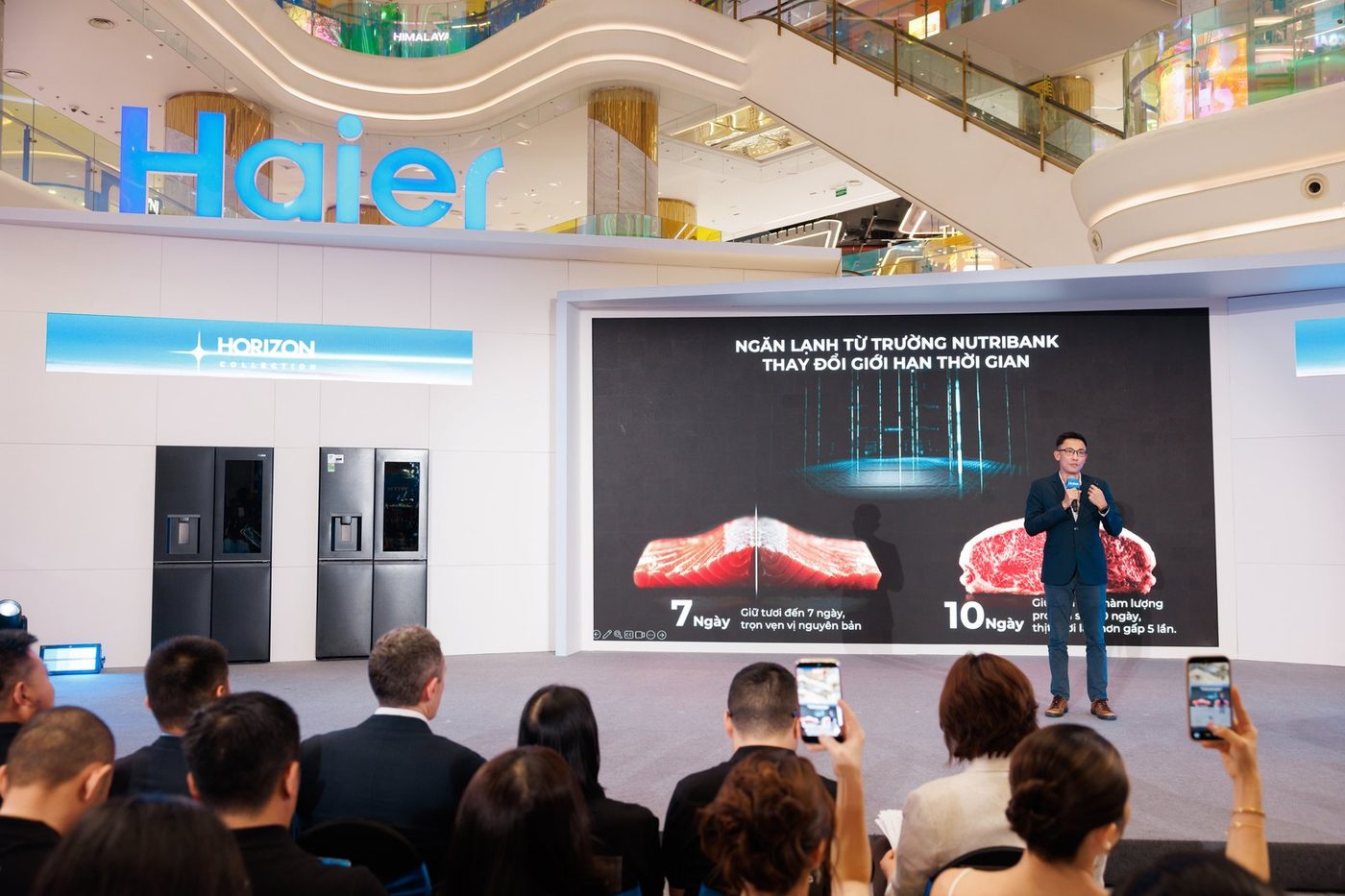 Sân khấu sự kiện Haier một năm tại Việt Nam