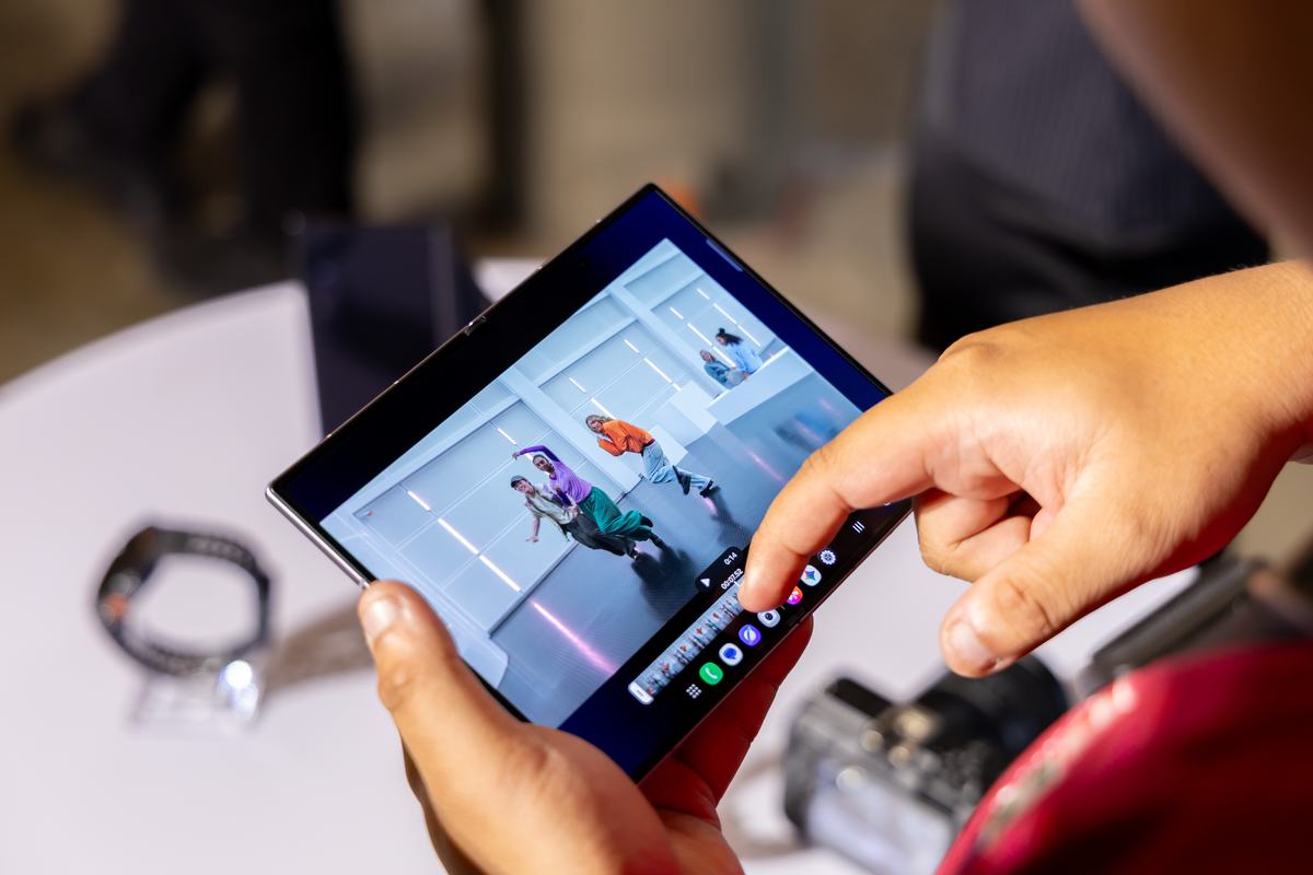 Gallery - 7 điều làm nên sự khác biệt của Galaxy Z Fold8 - image 4